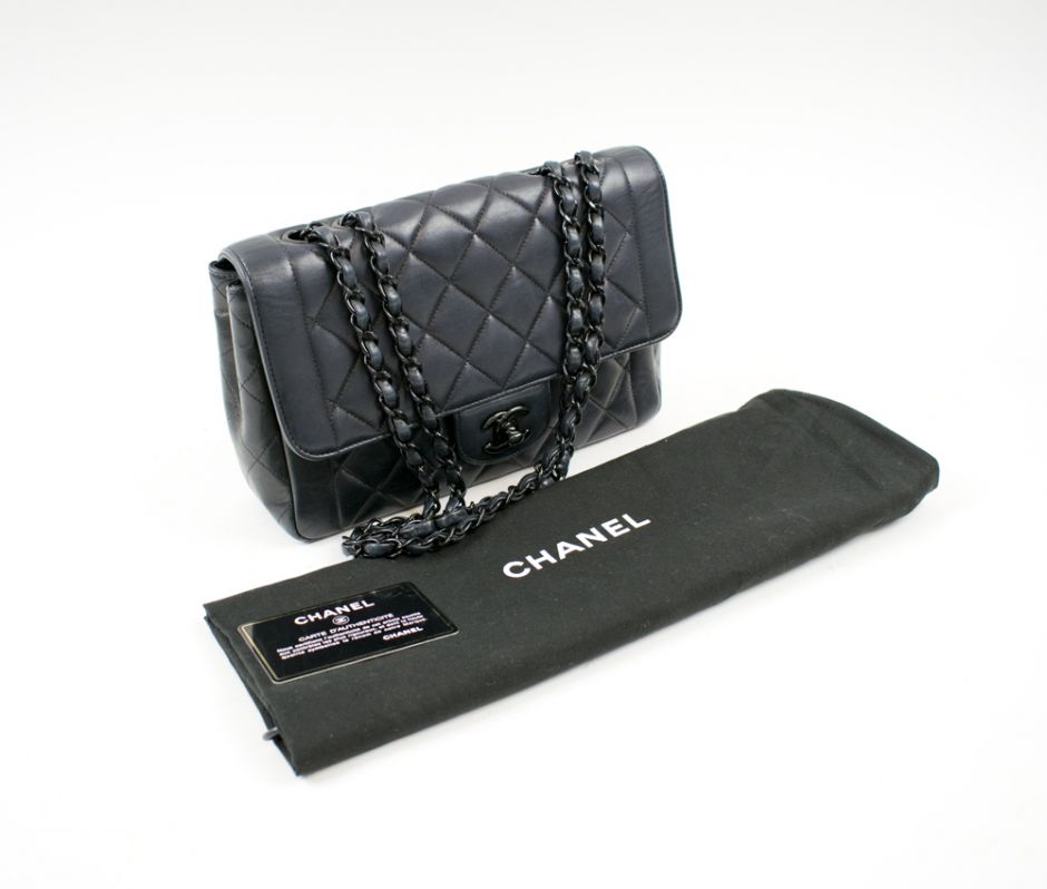 Chanel Classic Flap Handbag - Sold for £1100