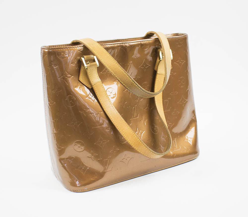LOUIS VUITTON HOUSTON BRONZE VERNIS BAG, monogram bronze patent leather with leather handles and ...