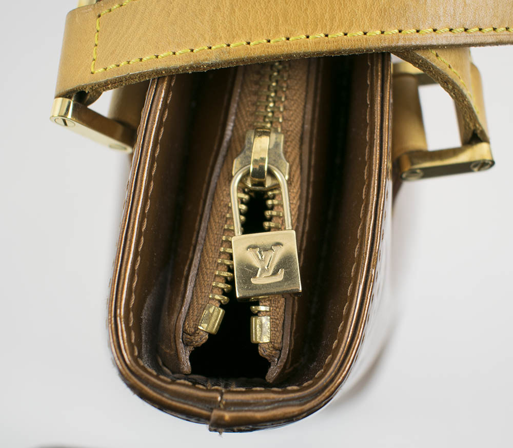 Lot - Louis Vuitton Monogram Vernis Houston Handbag