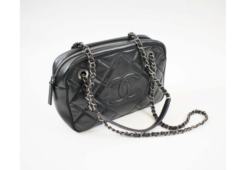 CHANEL BALLERINE RIBBON PIPING CAMERA BAG, black quilted leather iconic  pattern and diamond CC pattern in the centre, gun metal tone hardware,  chain and leather interwoven shoulder strap with one leather shoulder