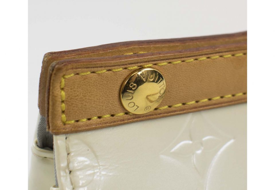 AUTHENTIC LOUIS VUITTON Vernis Red Patent Leather Double Snap Wallet 