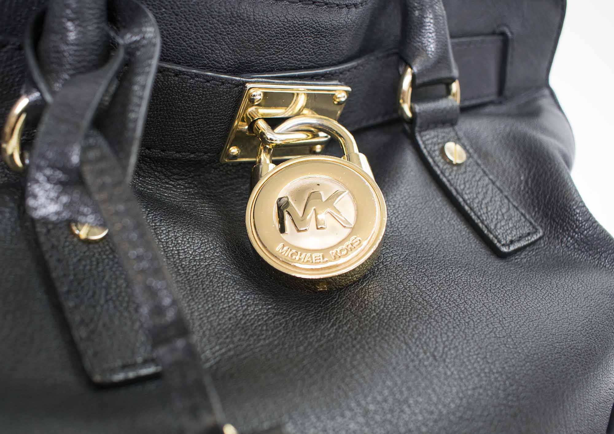 michael kors black leather bag gold chain