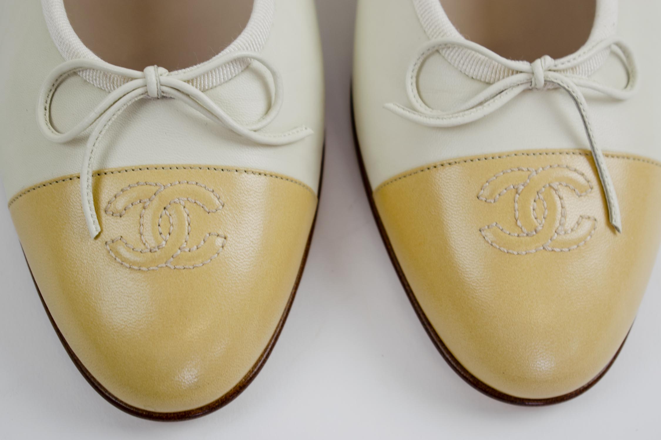 Sold at Auction: Chanel White & Denim Ballerina Flats Size 40.5