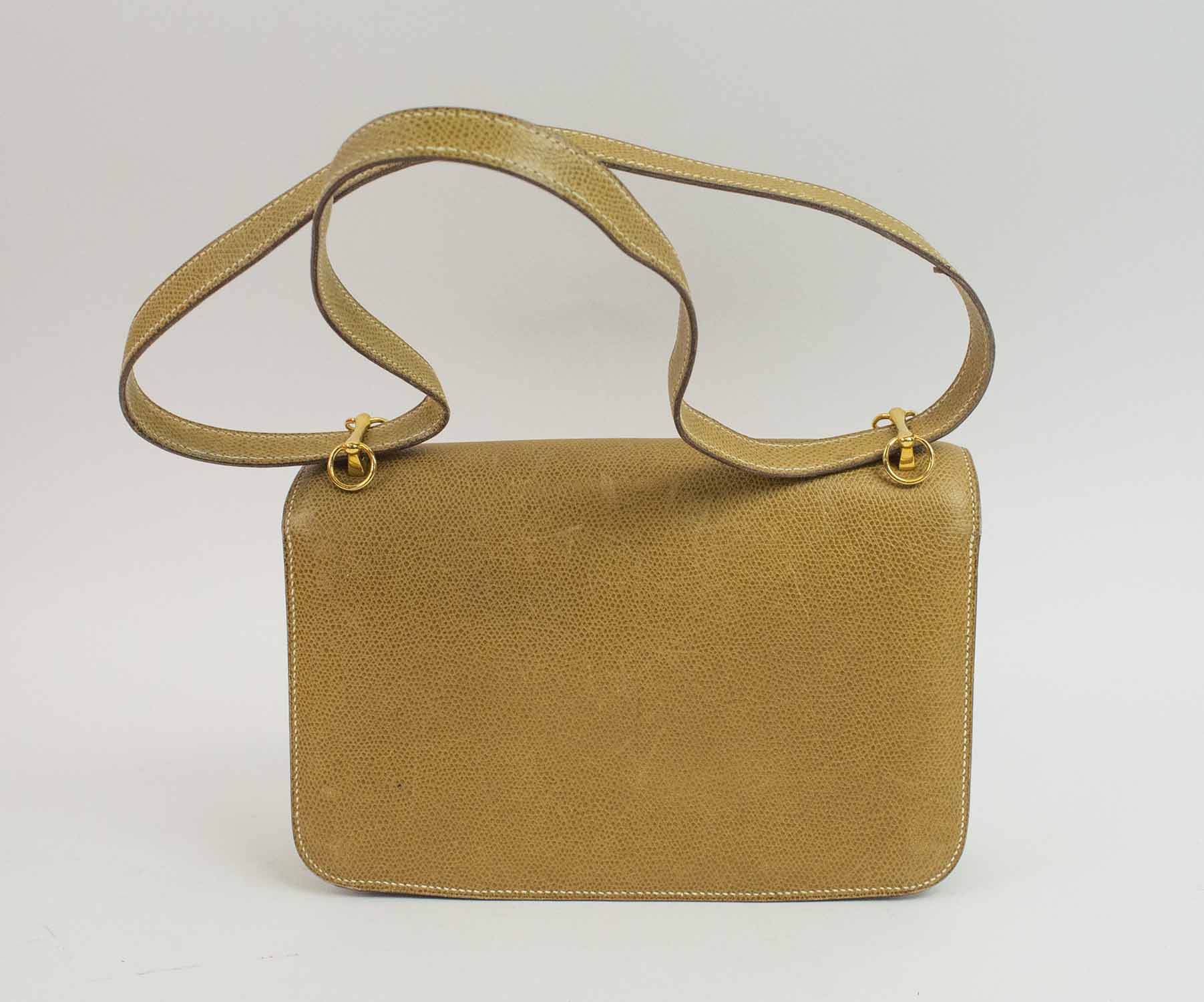 VINTAGE HERMÈS BARDO GOLF SHOULDER BAG, leather with gold tone hardware ...