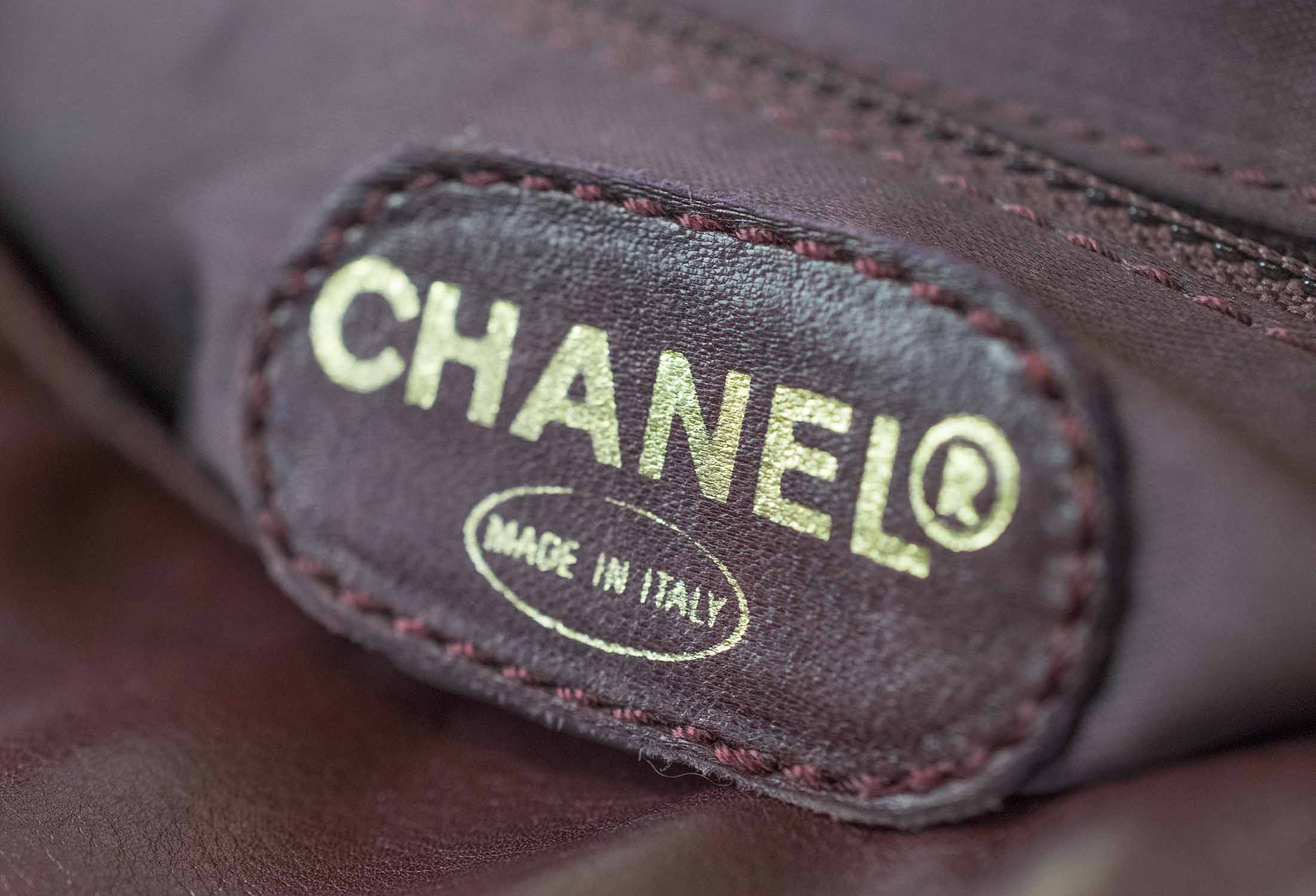 CHANEL VINTAGE SHOULDER BAG, burgundy leather with matching fabric