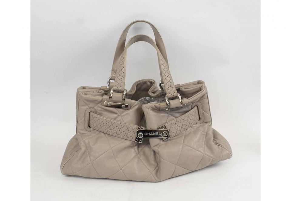 Pre-owned Chanel Vintage Square Flap Bag – Sabrina's Closet