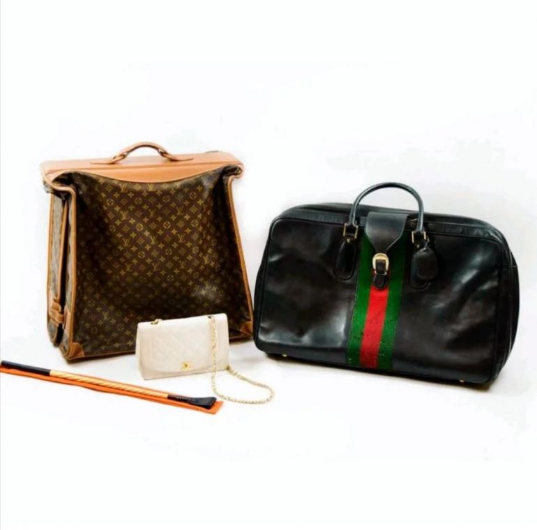 We are accepting consignments for handbags